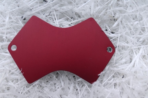 Eloxiertes Schild, geschwungen, 61x44mm, rot