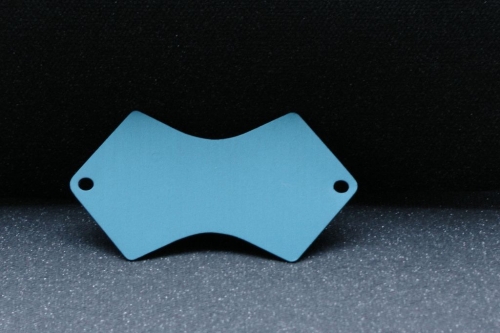 Eloxiertes Schild, geschwungen, 61x44mm, blau