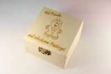 Holzschachtel mit goldenem Verschluß / Größe 3-klein ca. 9x9x6cm